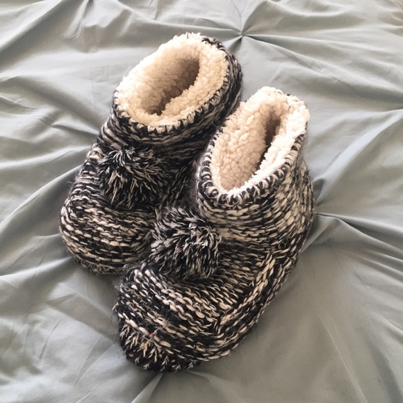 fuzzy house slippers